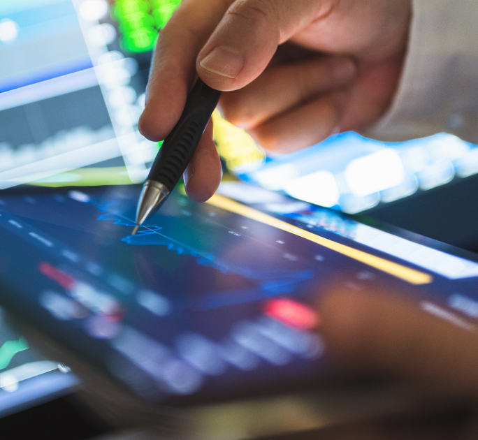 Interest Rates and Cross Currency Swaps