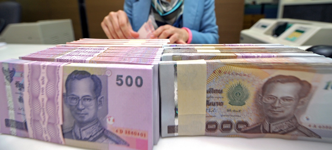 Деньги Тайланда фото. Экономика Таиланда. Тайский бат к доллару. ВВП Тайланда. 2500 батов в рублях