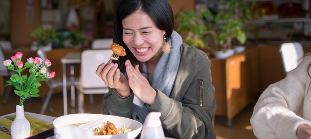 Enjoying Japan fried chicken karaage