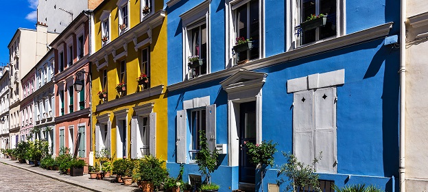 Rue Cremieux, colourful street in Paris